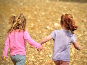 Un paciente de cáncer infantil tiene ocho veces más posibilidades de padecer una enfermedad grave. / moshehar (PIXABAY)