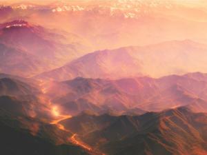 El análisis geológico de los restos de grandes erupciones volcánicas en India tratan de precisar la secuencia de cataclismos que acabó con más del 75% de la vida terrestre.