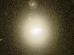 El mejor candidato de agujero negro de masa intermedia. / Optical: NASA/ESA/Hubble/STScI; X-ray: NASA/CXC/UNH/D. Lin et al.