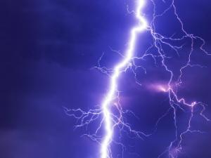 La menor incidencia de relámpagos podría tener consecuencias también en la forma en que los gases de efecto invernadero. / FelixMittermeier (PIXABAY)