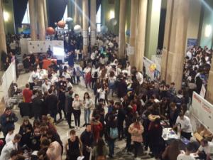 600 alumnos y monitores, 50 profesores, 22 centros educativos y 26 científicos de diversas instituciones han sido los protagonistas de esta feria científica. / madri+d