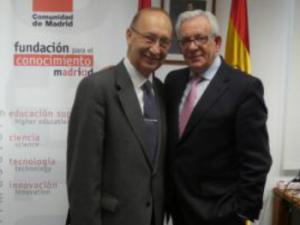 Jesús Sánchez Martos, Director de la Fundación para el Conocimiento madri+d junto a  José María Martínez. Director General de New Medical Economics.