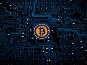Una de las críticas sobre el Bitcoin radica en que su minería conlleva un gasto de electricidad estimado de 41,42 teravatios-hora. / typographyimages (PIXABAY)
