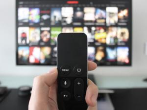 Los profesores han utilizado un receptor TDT muy asequible que se puede encontrar fácilmente en tiendas de electrodomésticos y funciona mediante una sencilla conexión USB y que redirige la señal al ordenador. / StockSnap (PIXABAY)