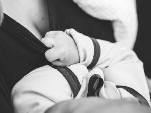 Al analizar el efecto de la lactancia sobre el rendimiento escolar en China, los resultados muestran que no hay asociación entre ambos. / StockSnap (PIXABAY)