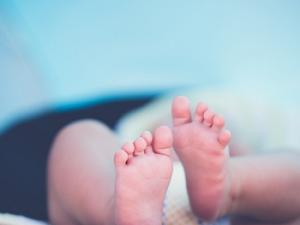 Pies de un recién nacido. / pexels (PIXABAY)