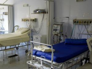 Los hospitales son un lugar perfecto para que las bacterias puedan llegar a producir infecciones fatales en los pacientes, acompañantes o en el propio personal. / 1662222 (PIXABAY)