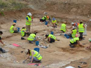 Trabajos de excavación en el yacimiento arqueológico de Charco Hondo 2, durante la campaña de 2016 / UAM