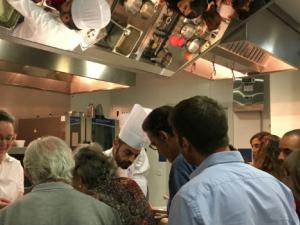 Tecnología para reentrenar el cerebro de personas con Parkinson y más en la 'Noche'