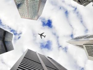 La morfología urbana influye en los niveles de ruido provocados por los aviones. / Free-Photos (PIXABAY)