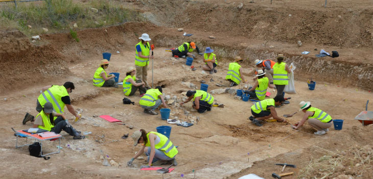 Trabajos de excavación en el yacimiento arqueológico de Charco Hondo 2, durante la campaña de 2016 / UAM