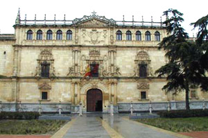 Fachada de Universidad de Alcalá